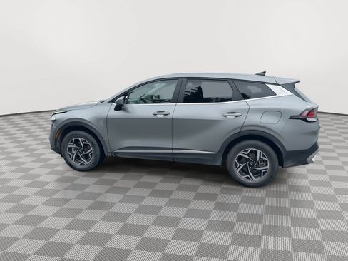 Used 2024 Kia Sportage LX AWD/4WD image 5