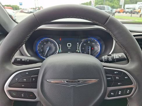 Used 2025 Chrysler Pacifica Select FWD image 20