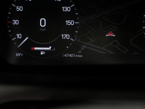 Used 2021 Land Rover Discovery Sport SE image 17