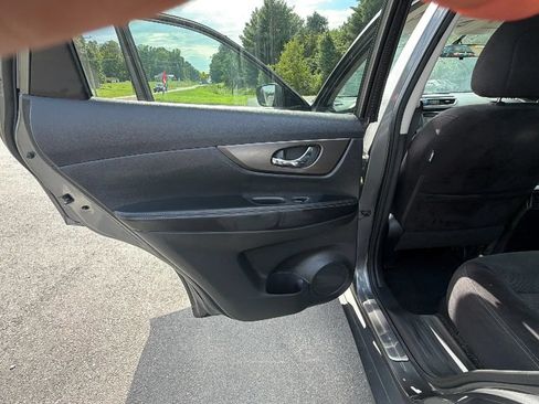 Used 2014 Nissan Rogue SV w/ SV Premium Package AWD/4WD image 38