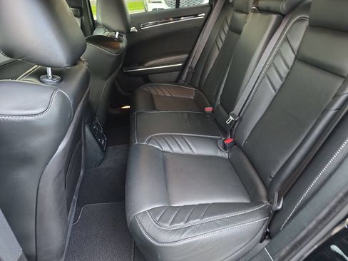 Used 2023 Chrysler 300 C RWD image 31