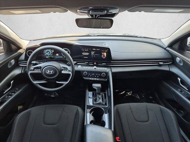 Used 2024 Hyundai Elantra Blue FWD image 16