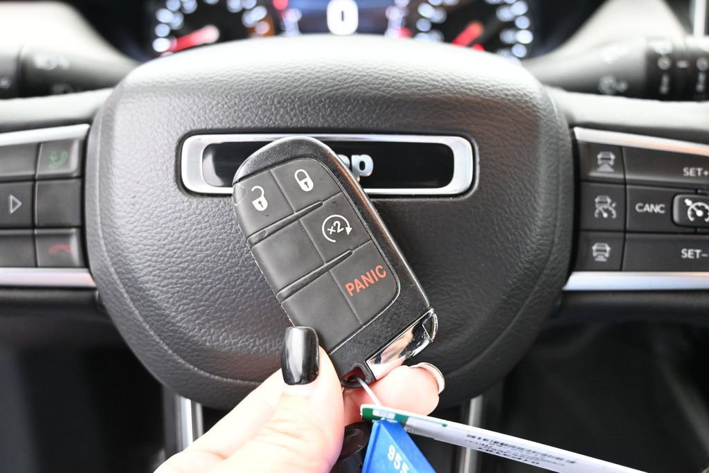 Used 2025 Jeep Compass Limited AWD/4WD image 30
