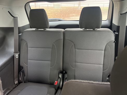 Used 2020 GMC Acadia SLE image 16