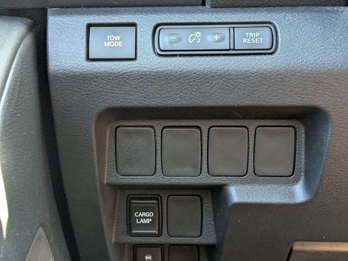Used 2022 Nissan Frontier SV RWD image 20