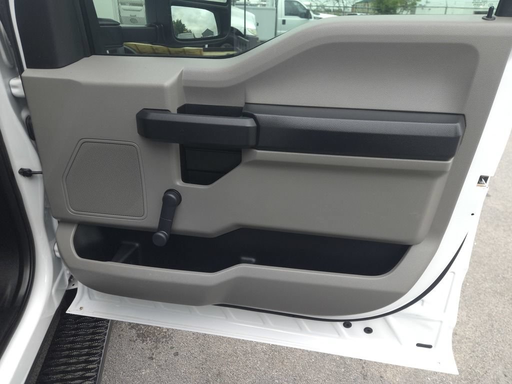 Used 2017 Ford F550 4x4 Regular Cab Super Duty image 15