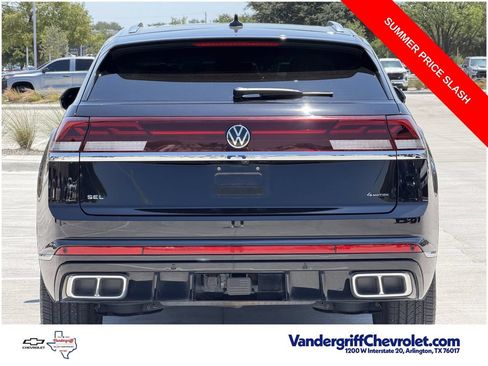 Used 2024 Volkswagen Atlas Cross Sport SEL Premium R-Line AWD/4WD image 5