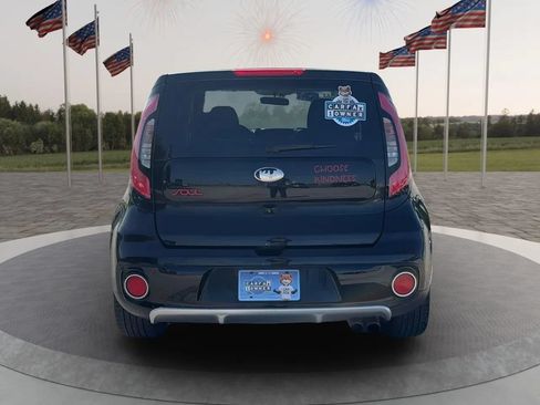 Used 2018 Kia Soul ! w/ Tech Package FWD image 4