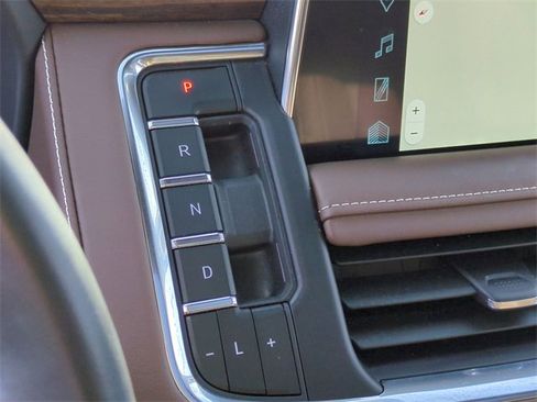 Used 2023 Chevrolet Tahoe High Country w/ Premium Package image 20