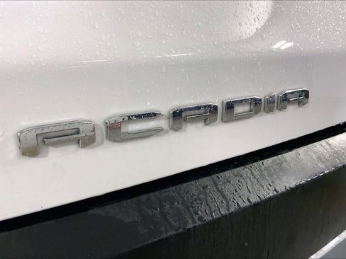 Used 2023 GMC Acadia SLE w/ Driver Convenience Package image 8