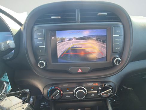Used 2024 Kia Soul LX w/ Option Group 015 FWD image 24