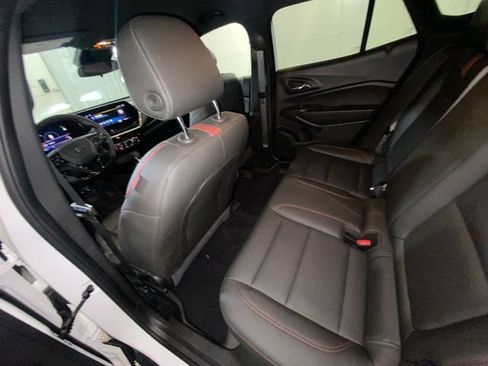 Used 2025 Chevrolet Trax RS FWD image 29