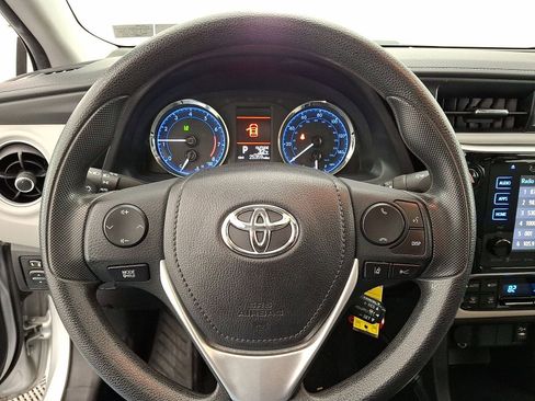 Used 2017 Toyota Corolla LE image 16