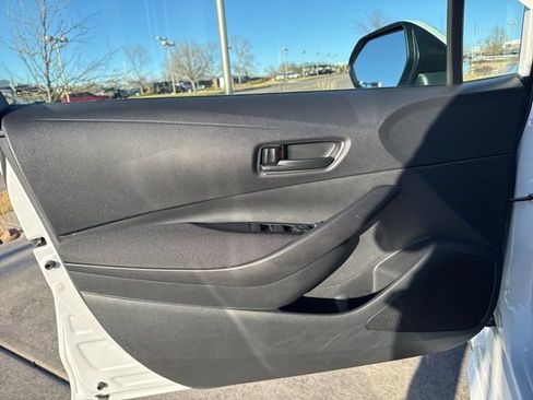 Used 2025 Toyota Corolla LE image 21