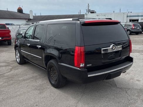 Used 2012 Cadillac Escalade ESV Luxury AWD/4WD image 4