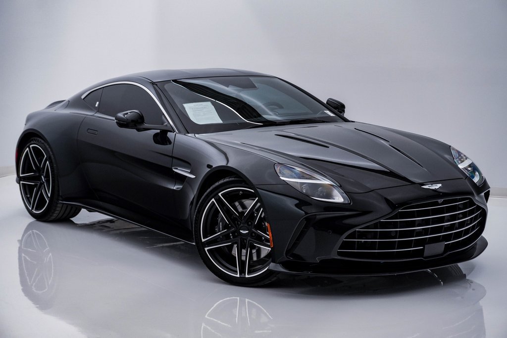 Used 2026 Aston Martin V8 Vantage Roadster RWD image 3