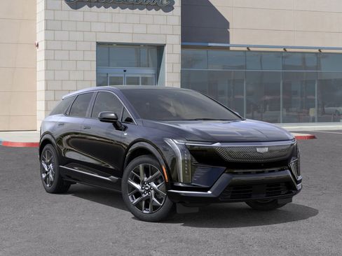 New 2025 Cadillac Optiq Luxury 1 image 39