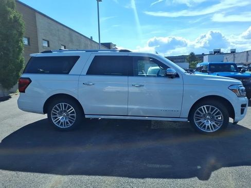 Used 2024 Ford Expedition Max Platinum AWD/4WD image 5