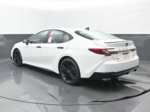 New 2026 Toyota Camry SE Nightshade image 3