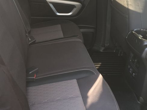 Used 2024 Nissan Titan SV w/ SV Convenience Package image 7