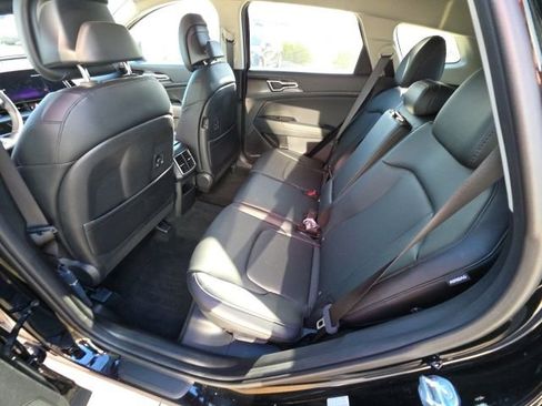 Used 2025 Kia Sportage EX image 23
