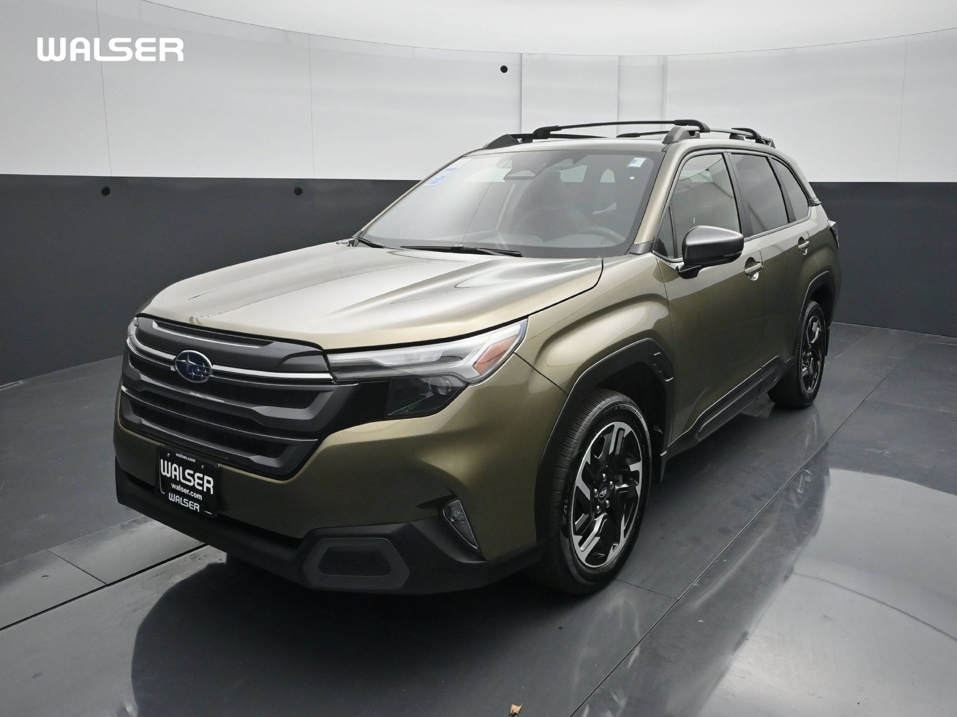 Used 2025 Subaru Forester Limited AWD/4WD image 1
