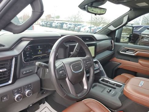 Used 2025 GMC Sierra 2500 Denali Ultimate w/ Snow Plow Prep/Camper Package AWD/4WD image 8
