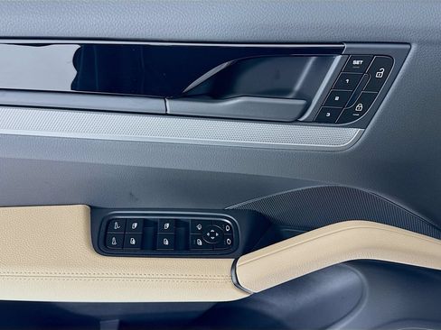 New 2026 Porsche Cayenne Coupe AWD/4WD image 11