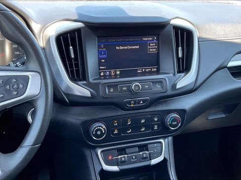 Used 2024 GMC Terrain SLE FWD image 7