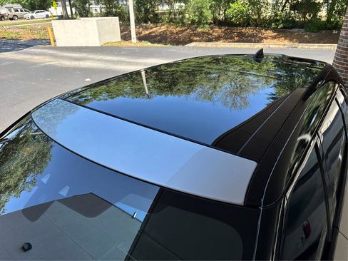 Used 2020 Land Rover Range Rover Velar R-Dynamic S image 12