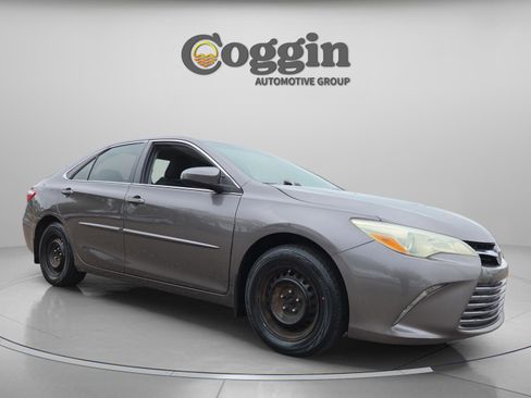 Used 2015 Toyota Camry XLE image 8