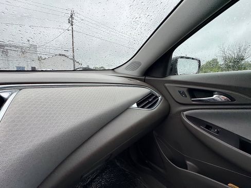 Used 2021 Chevrolet Malibu LT FWD image 12