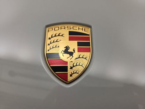 Used 2024 Porsche Cayenne AWD/4WD image 16