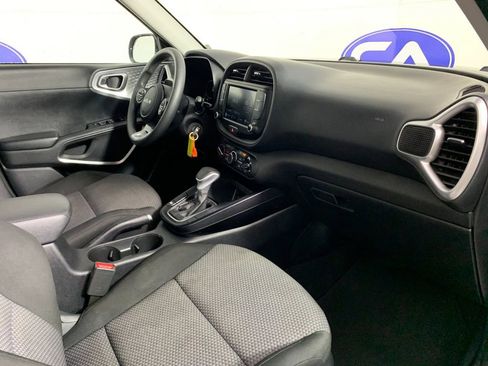 Used 2023 Kia Soul LX w/ Option Group 015 FWD image 40