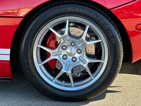 Used 2006 Ford GT Base image 39