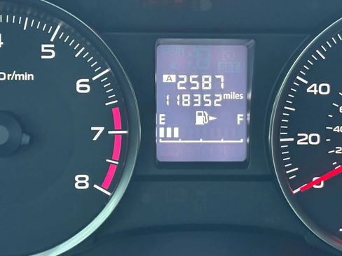 Used 2016 Subaru Crosstrek 2.0i Premium image 33