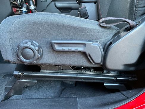 Used 2024 Jeep Wrangler Unlimited Rubicon w/ Technology Group image 29