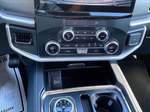 Used 2022 Ford Expedition XLT image 15