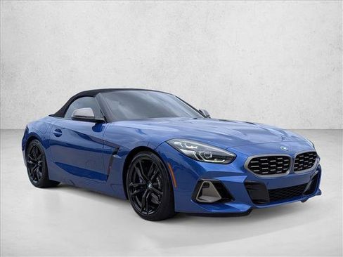 Certified 2024 BMW Z4 M40i w/ Premium Package RWD image 3