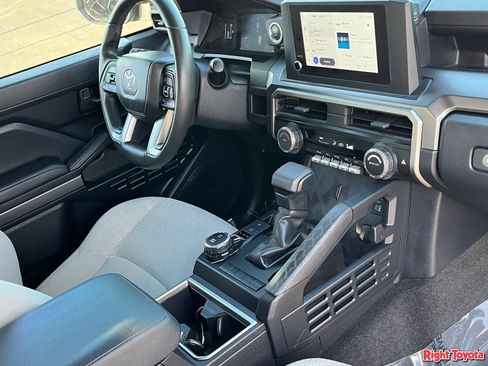 Certified 2025 Toyota 4Runner SR5 AWD/4WD image 13