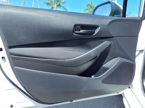 Used 2025 Toyota Corolla LE FWD image 17