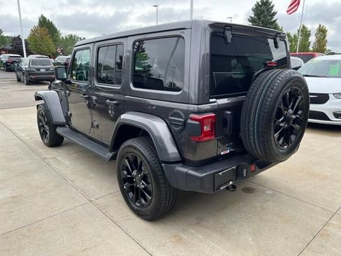 Certified 2025 Jeep Wrangler Unlimited Sahara AWD/4WD image 4