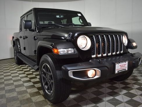 Used 2023 Jeep Gladiator Overland image 3