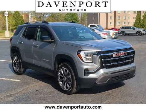 Used 2026 GMC Terrain Elevation w/ Elevation Premium Package FWD image 1