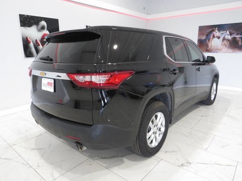 Used 2019 Chevrolet Traverse LS FWD image 4