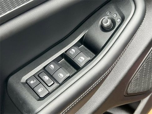 Used 2024 Jeep Grand Cherokee Altitude image 16