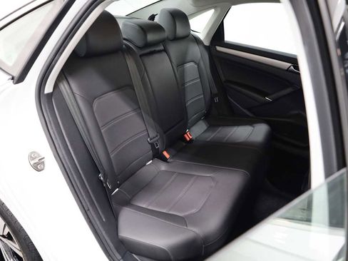 Used 2021 Volkswagen Passat 2.0T SE image 34