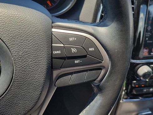Used 2020 Jeep Grand Cherokee Altitude AWD/4WD image 25