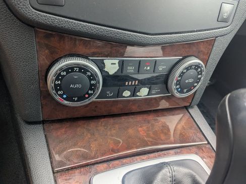 Used 2009 Mercedes-Benz C 300 Sedan image 9