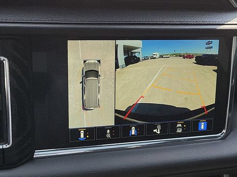 Used 2022 GMC Yukon Denali AWD/4WD image 15